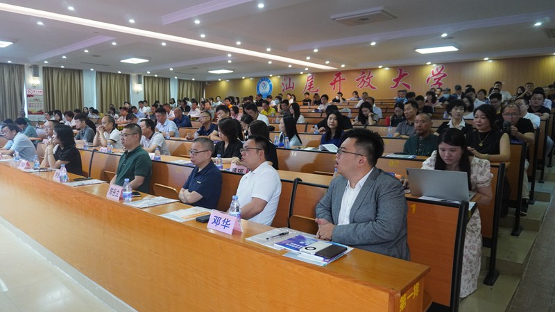 我院举办市中小企业品牌塑造与营销能力提升培训班(图5) 我院举办市中小企业品牌塑造与营销能力提升培训班(图5)